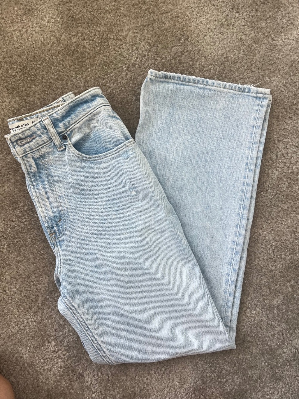 Abercrombie & Fitch The '90s Relaxed High Rise Jean